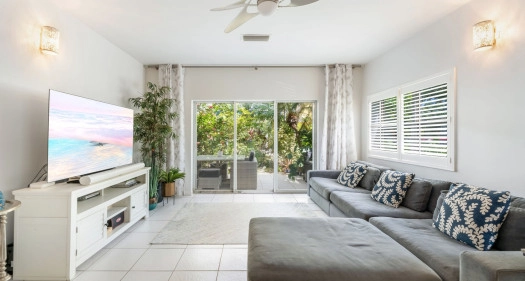 105 COCONUT BAY | UPGRADED END-UNIT TOWNHOUSE IN OCEANFRONT COMMUNITY w OWNER FINANCING AVAILABLE