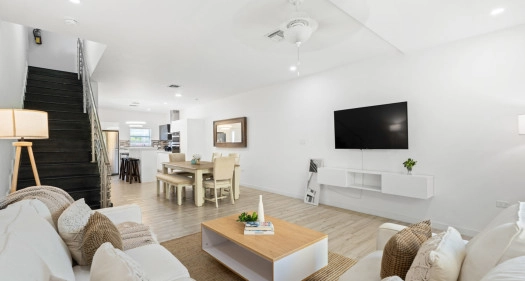20 OCEAN REACH- CHARMING 2-BED/ 3-BATH IN AWESOME LOCATION